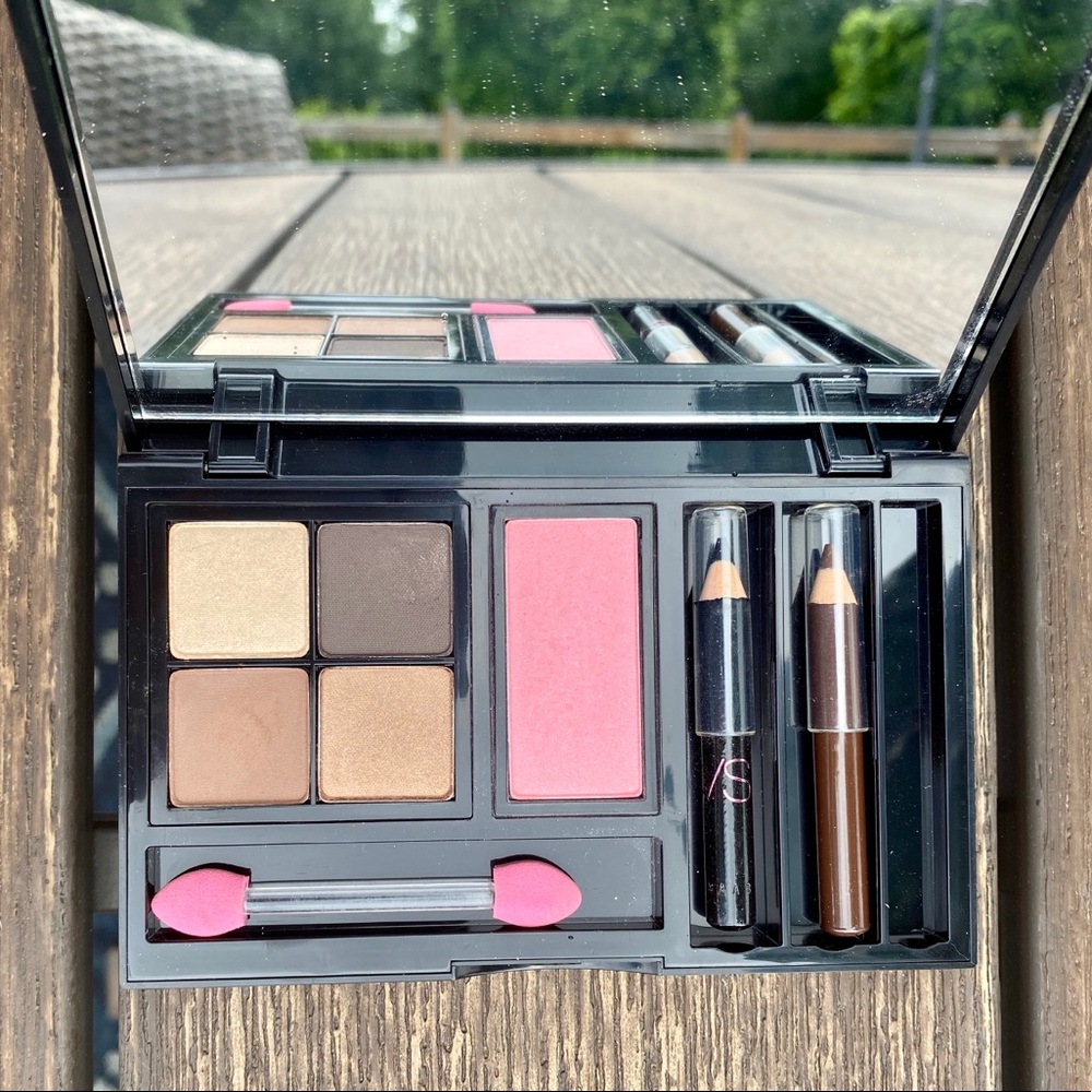 Victoria Secret Make up Compact